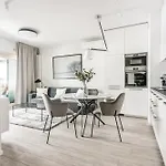 P&O Apartments Mennica Residence II